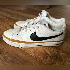 Nike Courts Legacy Woman’s